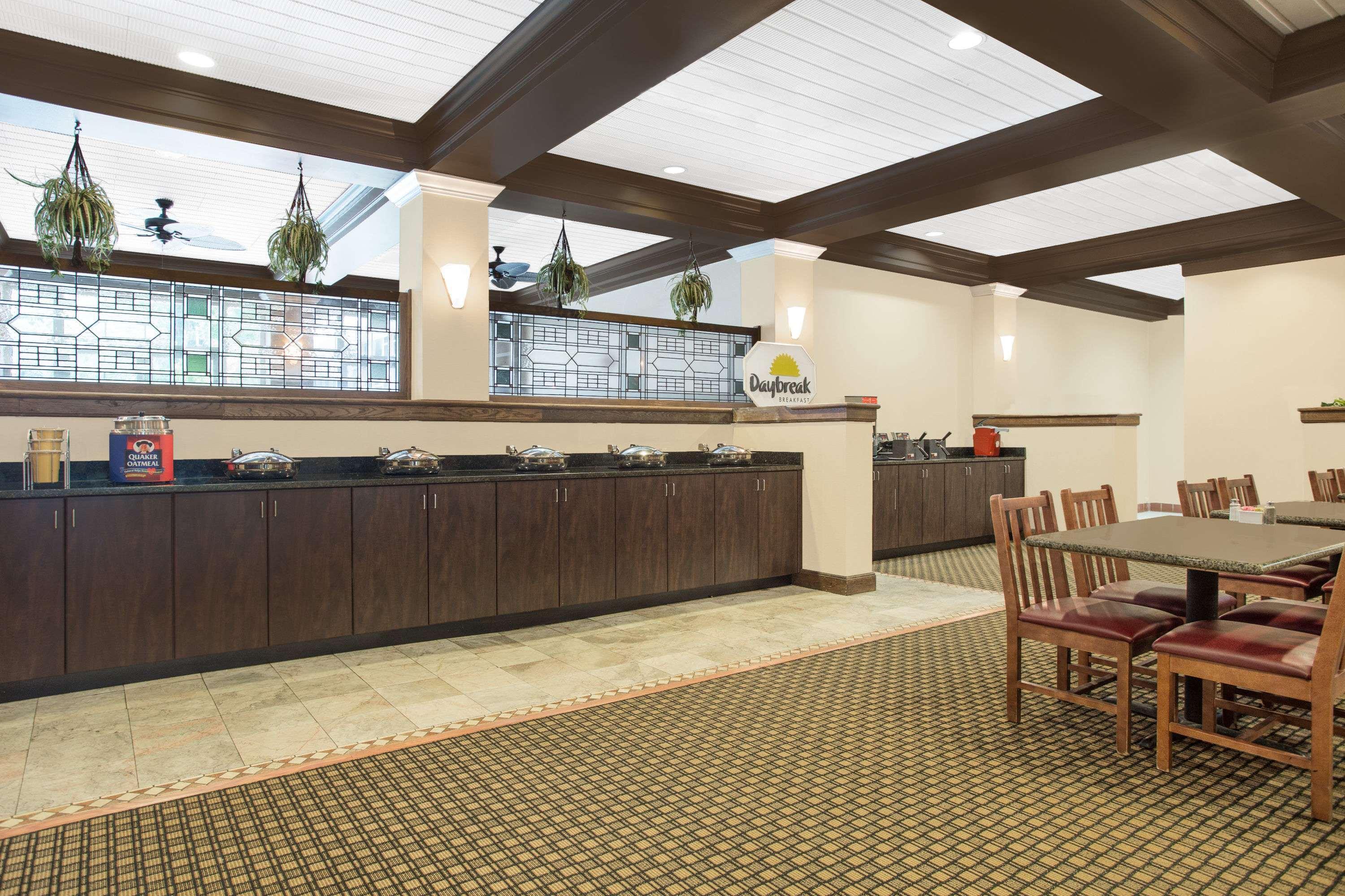 Days Inn By Wyndham Asheville/Mall エクステリア 写真