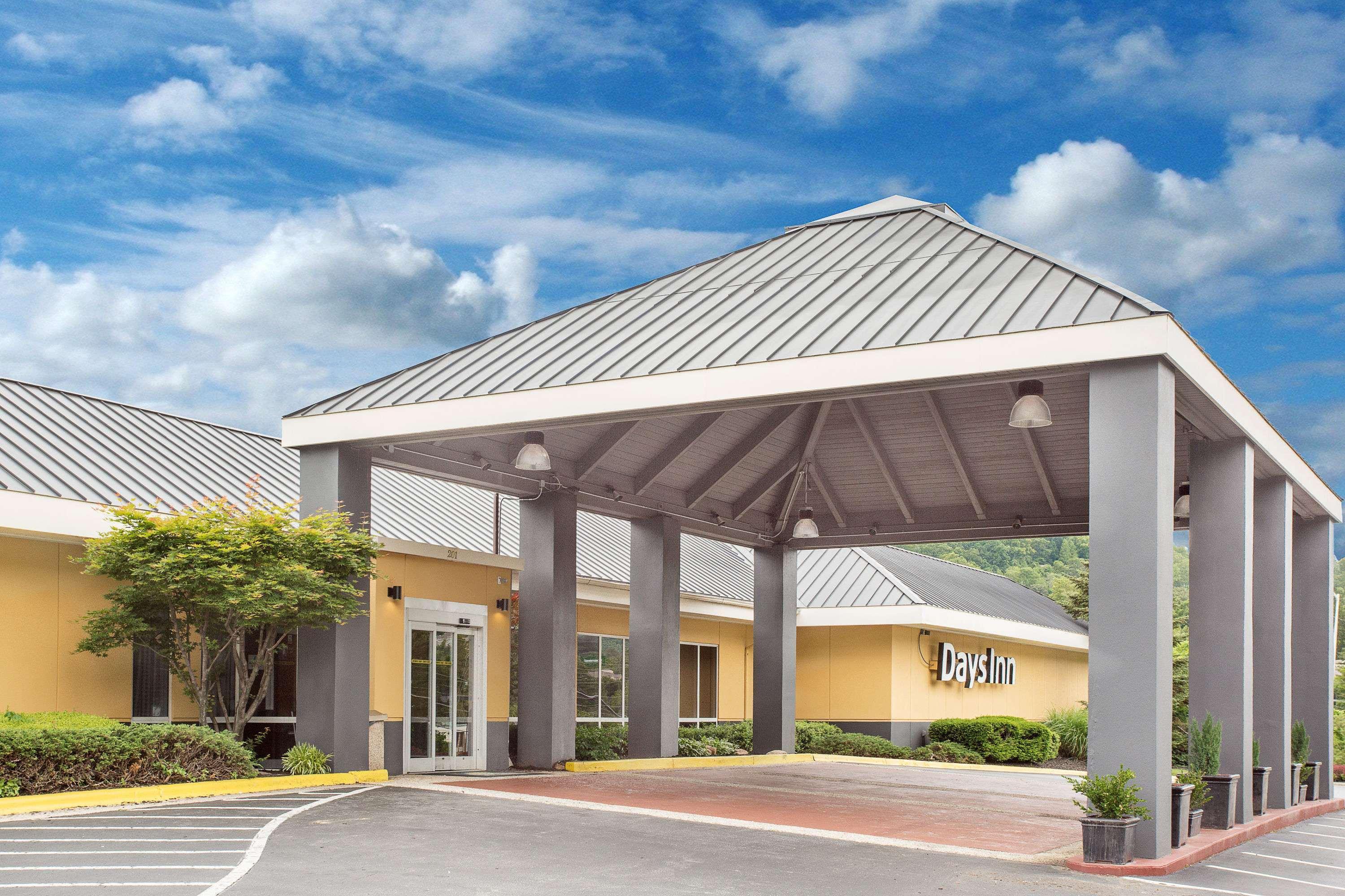 Days Inn By Wyndham Asheville/Mall エクステリア 写真