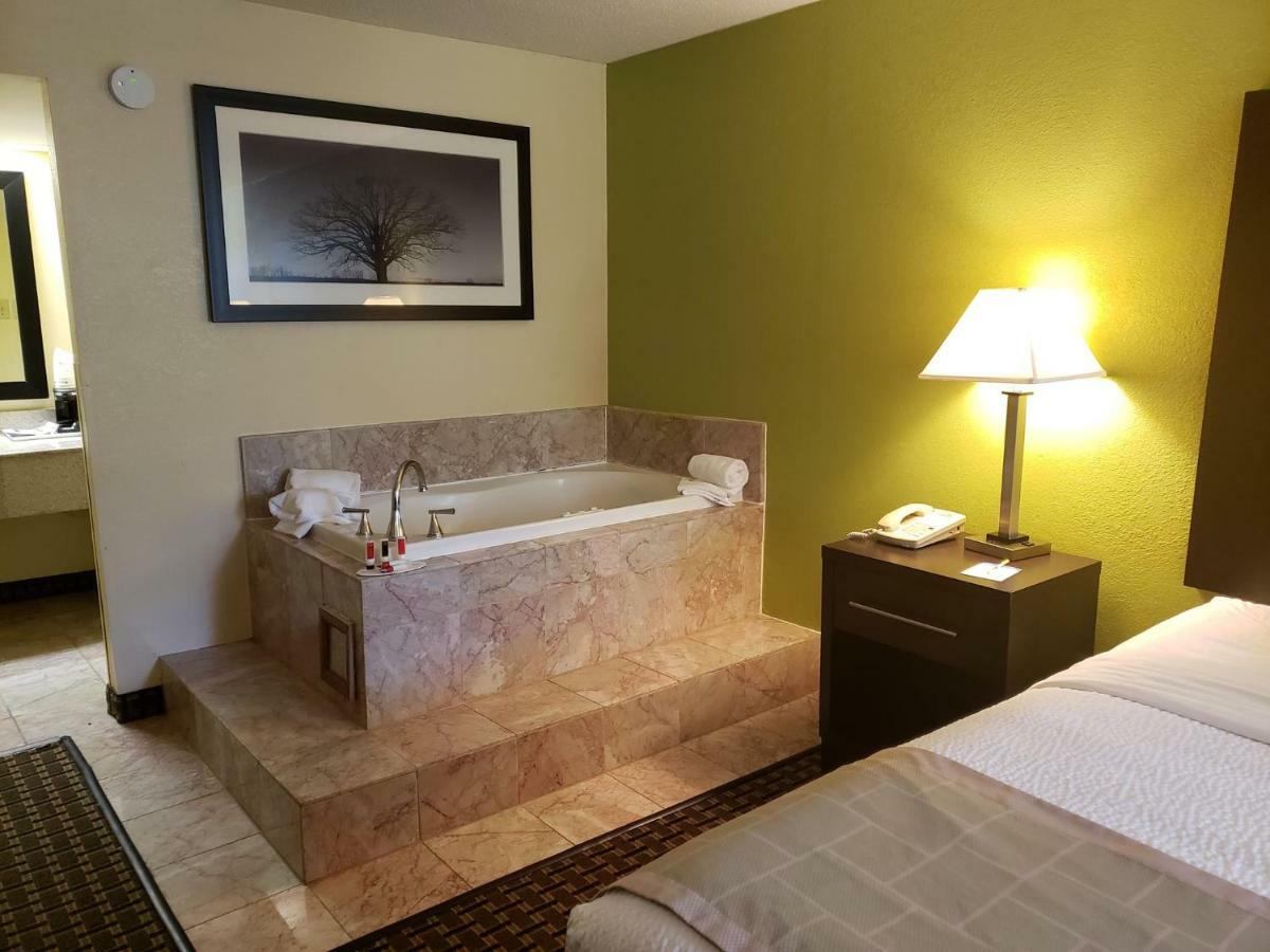Days Inn By Wyndham Asheville/Mall エクステリア 写真